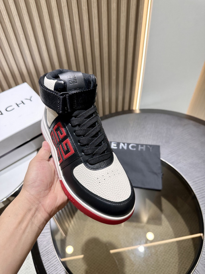 Givenchy Sneakers 660027