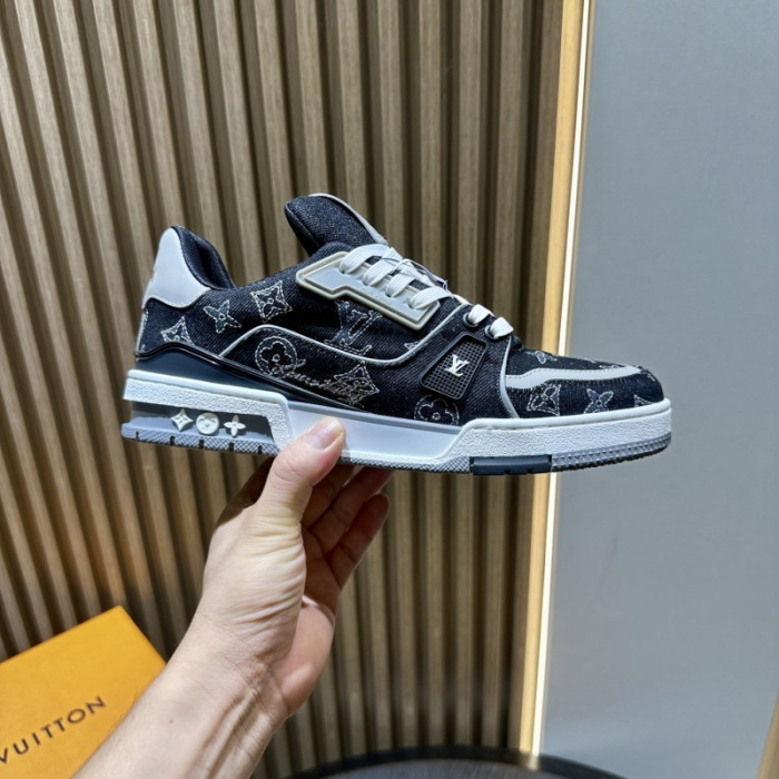 LV snekaers L0000670