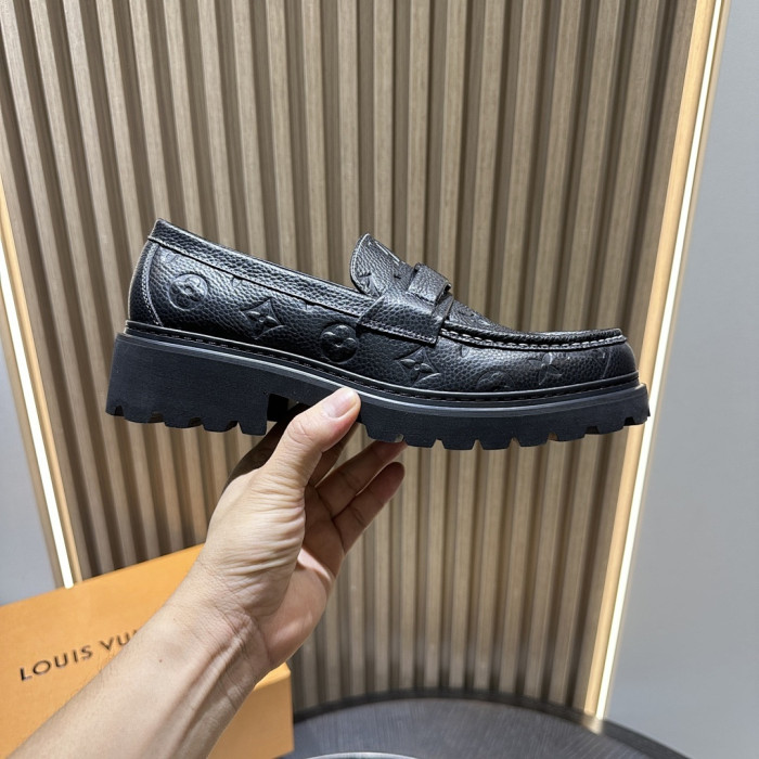 LV LOAFERS L0000749
