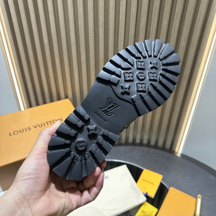 LV LOAFERS L0000749