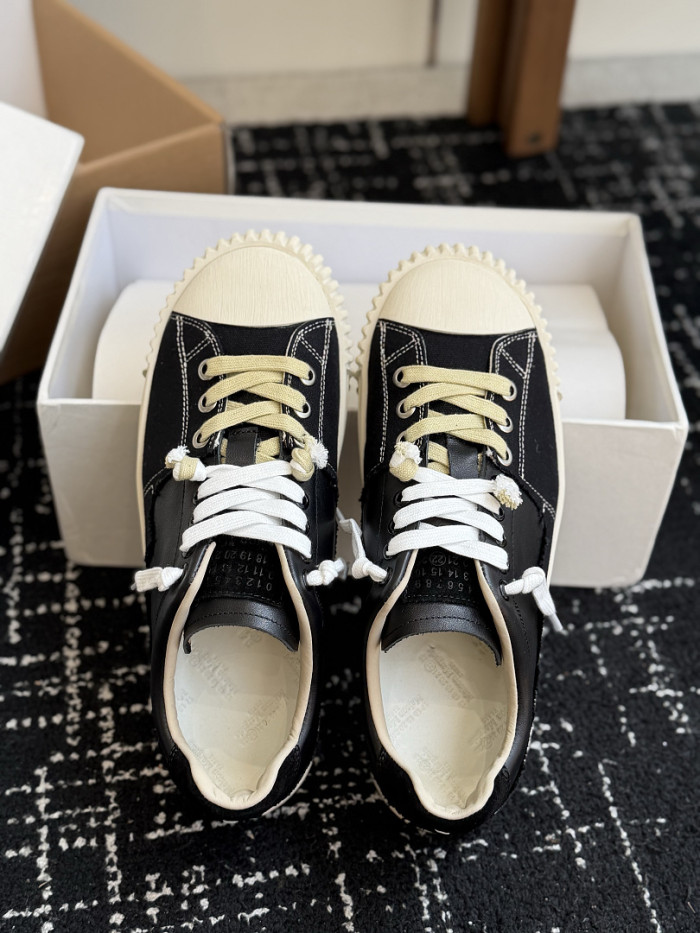 Ma1s0n Marg*e1a CALFSKIN S57WS0418