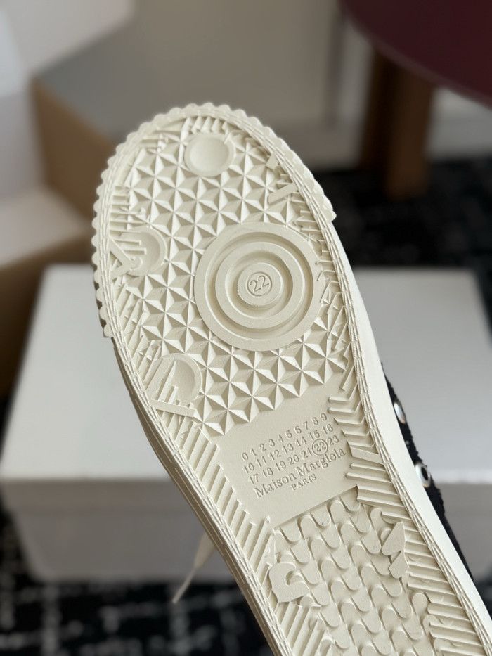 Ma1s0n Marg*e1a CALFSKIN S57WS0418