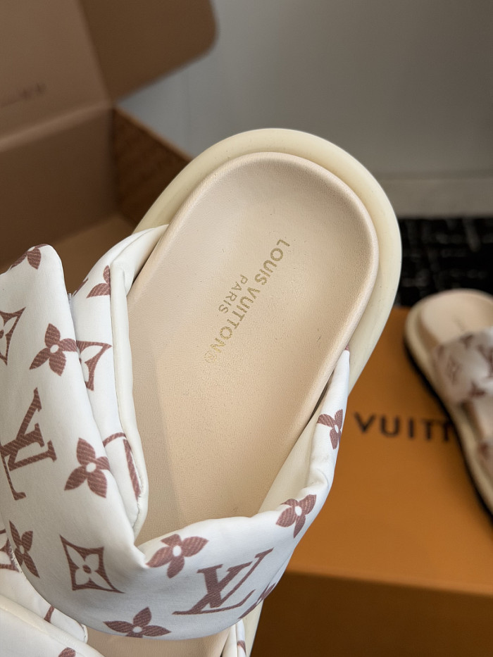 L&V sandal 251