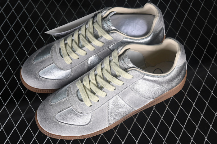 ma*s*n Ma*i*la calfskin silver s58ws0105