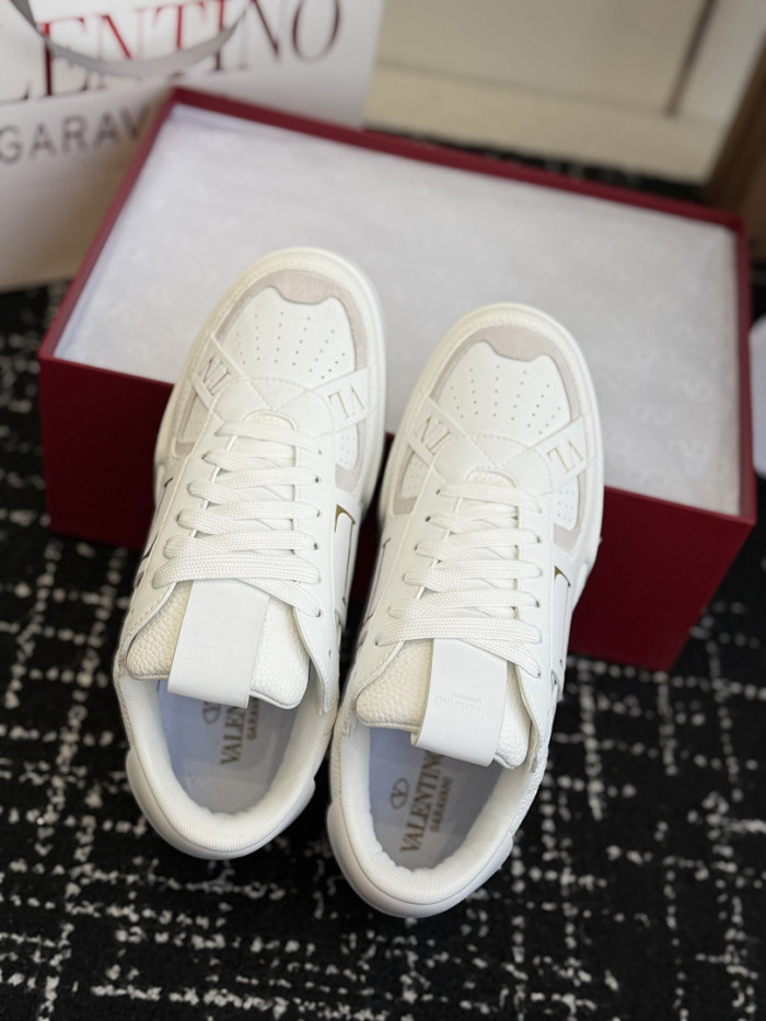 Va1e*ntin0 SNEAKERS VT057