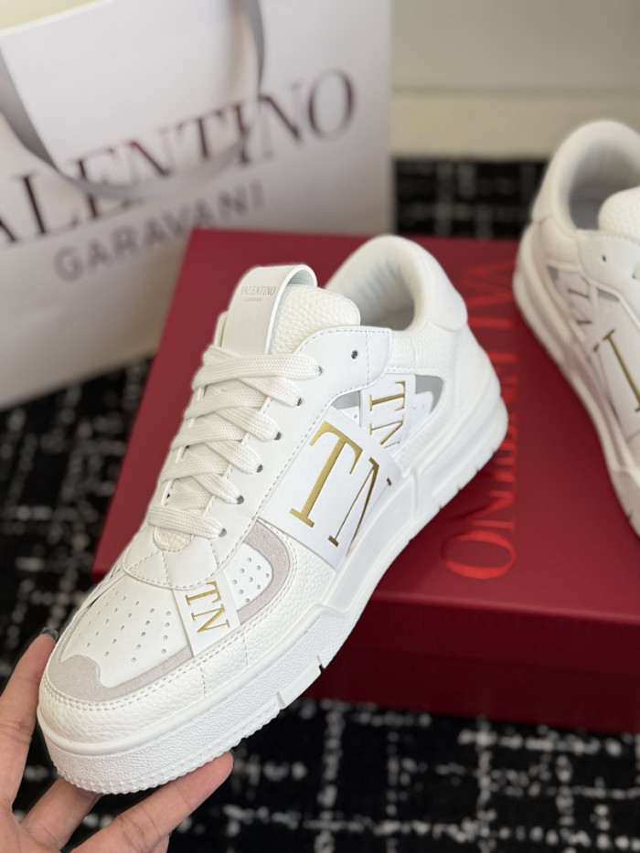Va1e*ntin0 SNEAKERS VT057