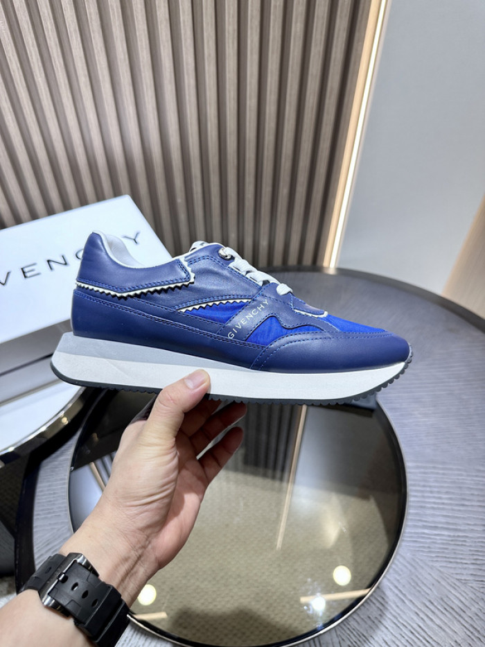 Givenchy Sneakers 660055