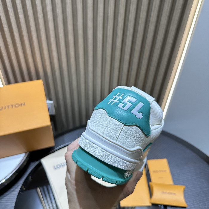 LV sneakers L0000860