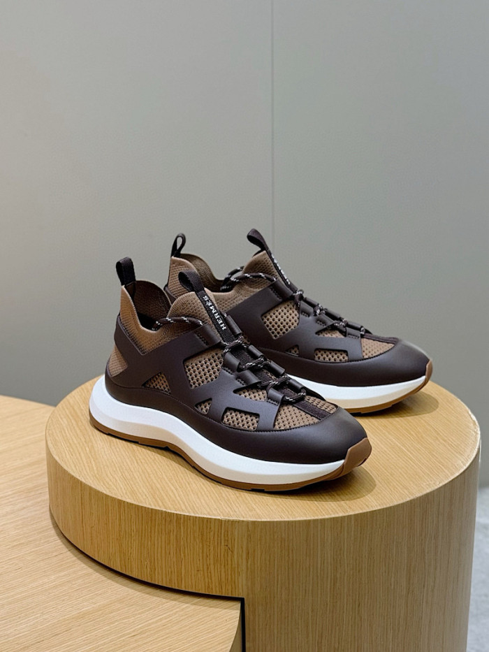 H**me5 sneakers HM106