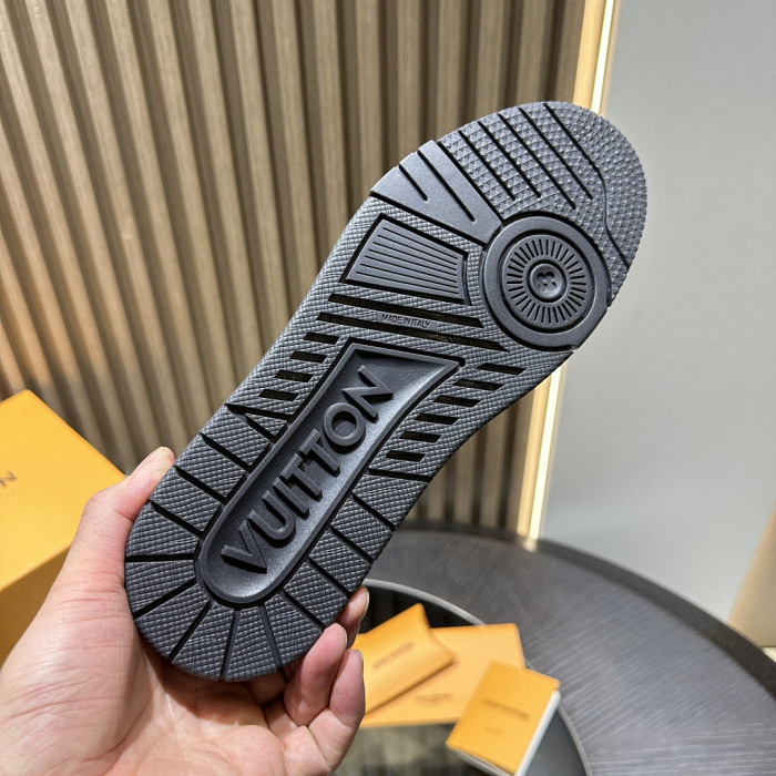 LV snekaers L0000703