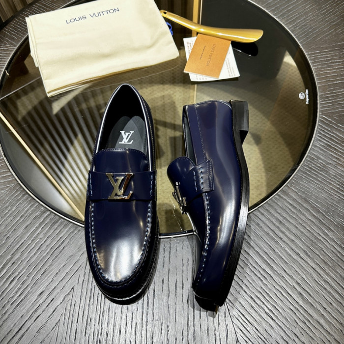 LV LOAFERS L0000611