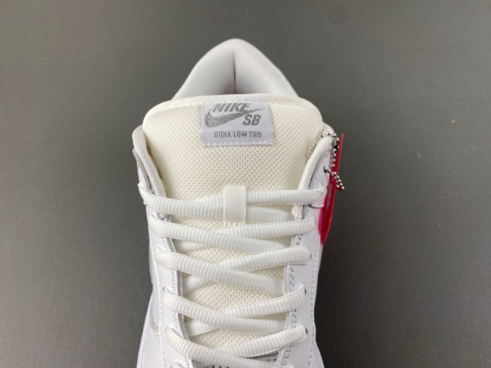 Nike SB Dunk Low 94 White Metallic Silver HQ8487-100