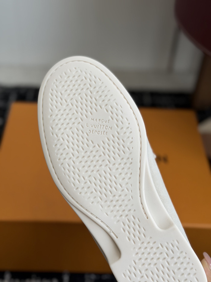 LV LOAFERS L0000825