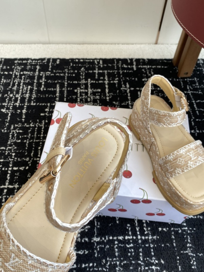 L&V sandal 230