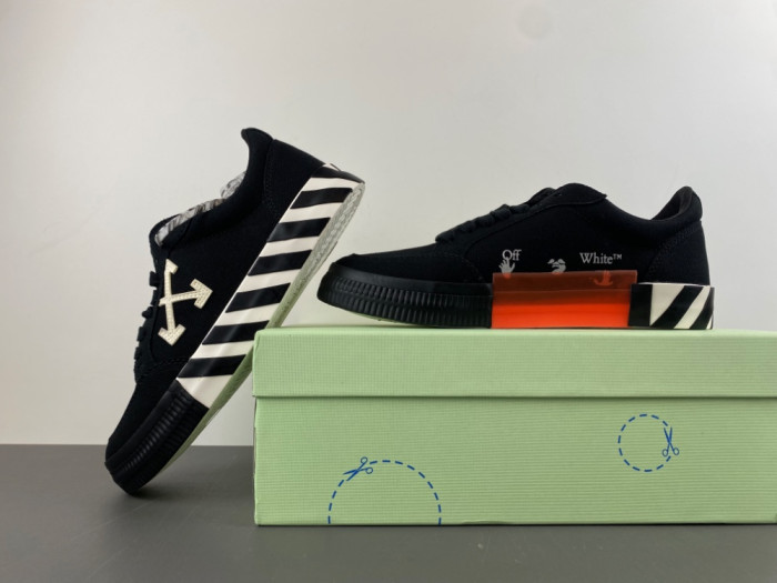 OFF-W c/o Virgil Abloh Vulc Low 2A5WTW