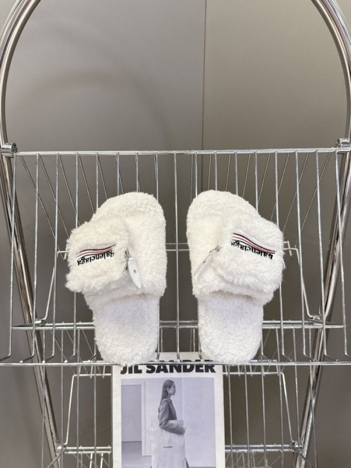 Balenciag* Sandal BS84