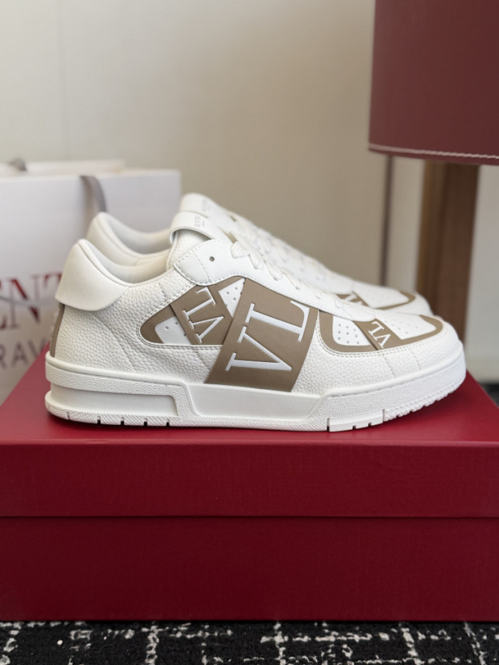 Va1e*ntin0 SNEAKERS VT059