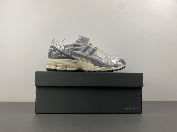 New Balance 1906R Moonrock Silver M1906RFS